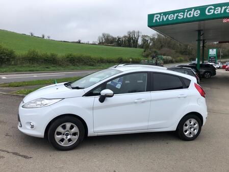 FORD FIESTA 1.6 TDCi ECOnetic DPF Titanium