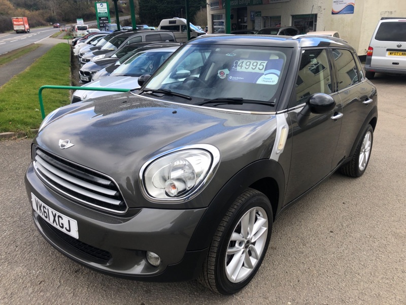 MINI COUNTRYMAN