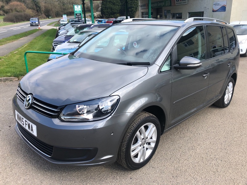 VOLKSWAGEN TOURAN