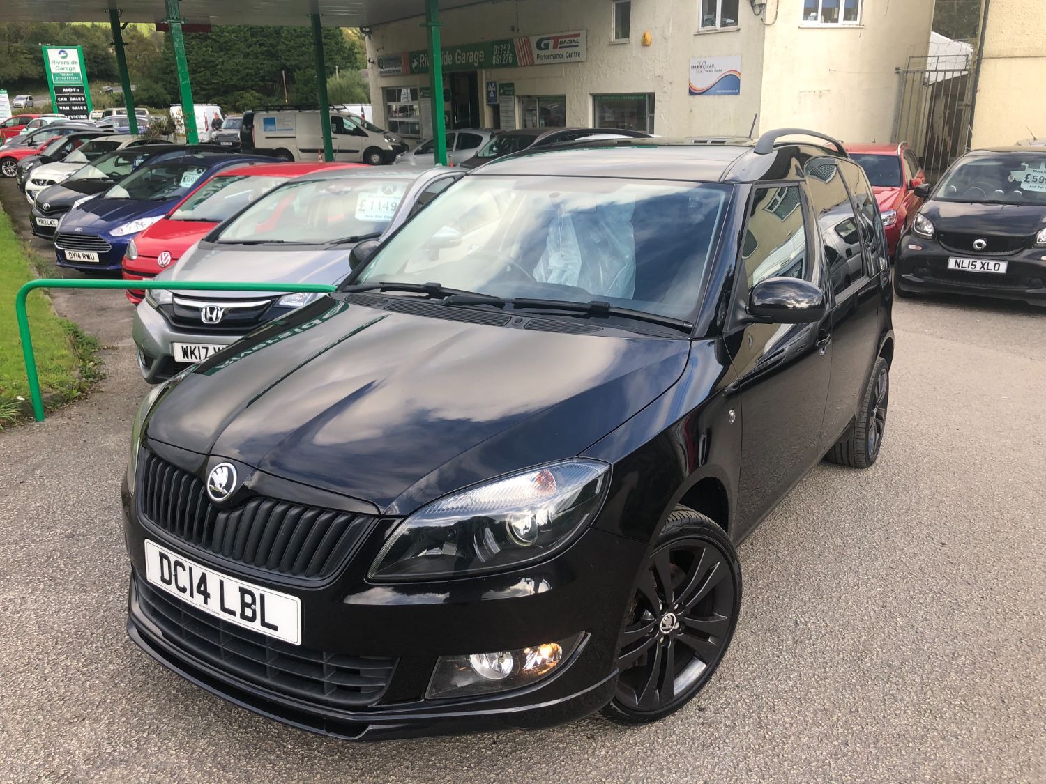 SKODA ROOMSTER black-edition Used - the parking